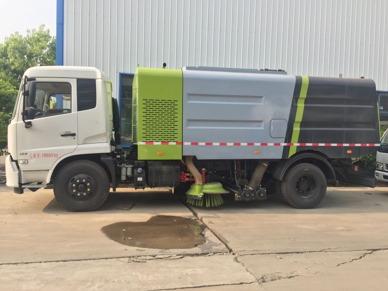 天錦干濕兩用掃路車 天錦干濕兩用掃路車圖片