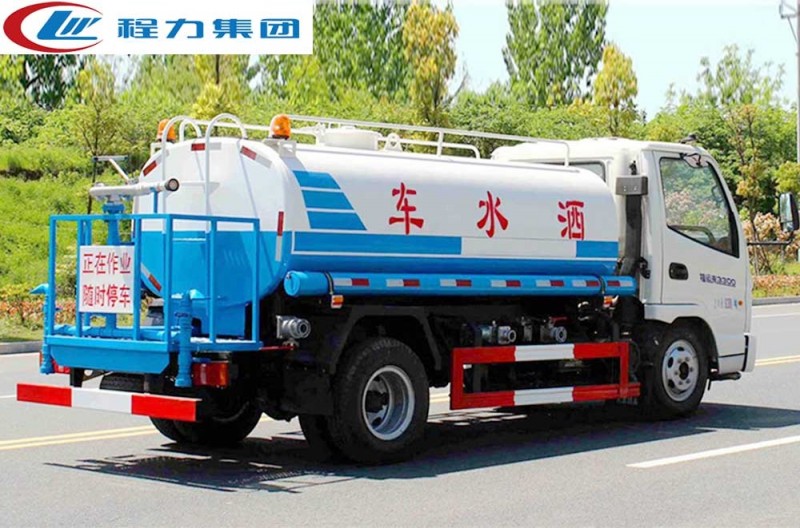凱馬2-5方灑水車
