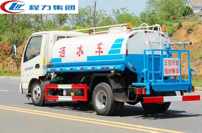 凱馬2-5方灑水車
