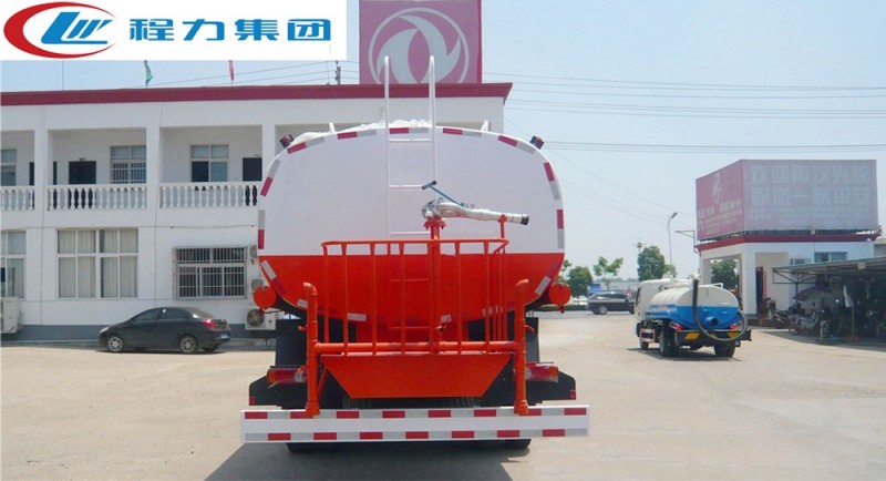 東風(fēng)153后八輪灑水車(18-22方)