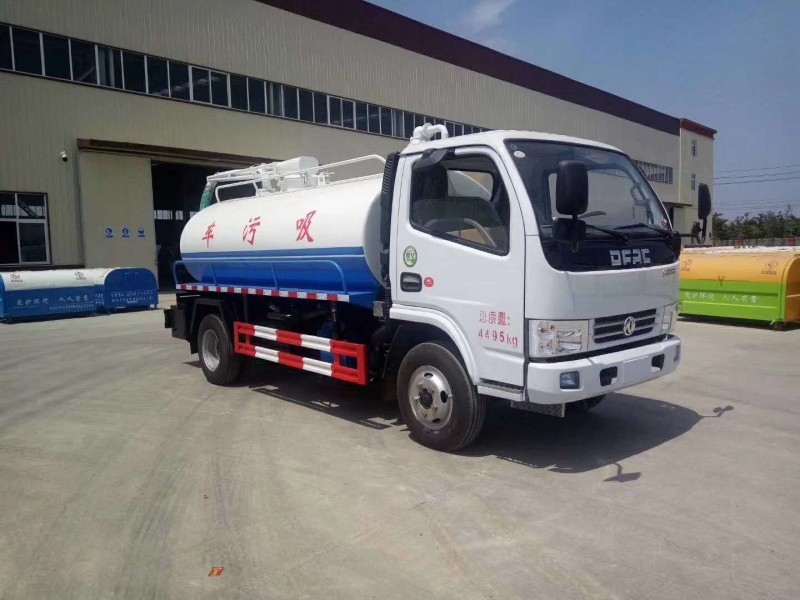 東風小多利卡5方吸糞車