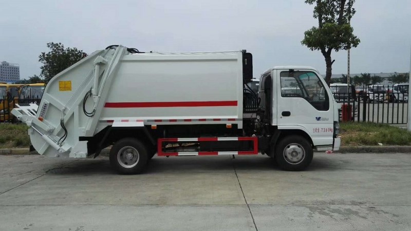 五十鈴4-6方壓縮垃圾車
