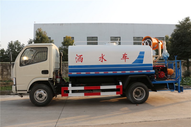 東風(fēng)多利卡(3方)綠化噴灑車(chē) 東風(fēng)多利卡(3方)綠化噴灑車(chē)圖片