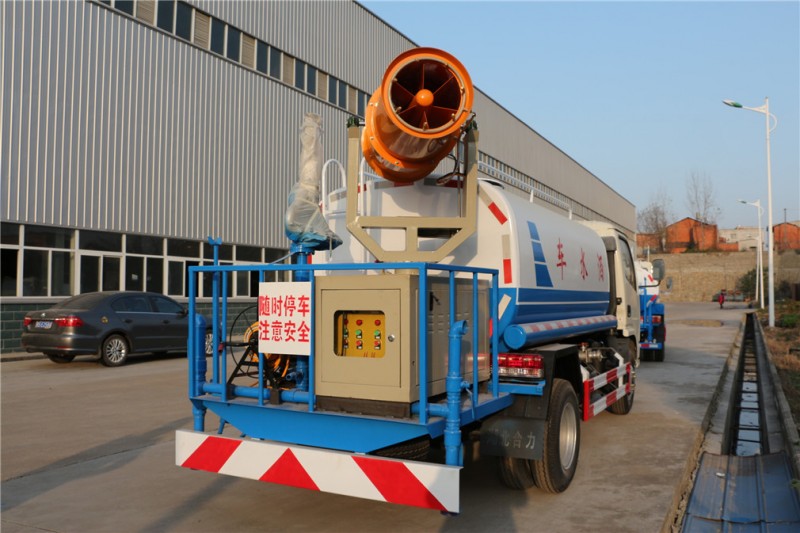 東風(fēng)多利卡(3方)綠化噴灑車(chē) 東風(fēng)多利卡(3方)綠化噴灑車(chē)圖片