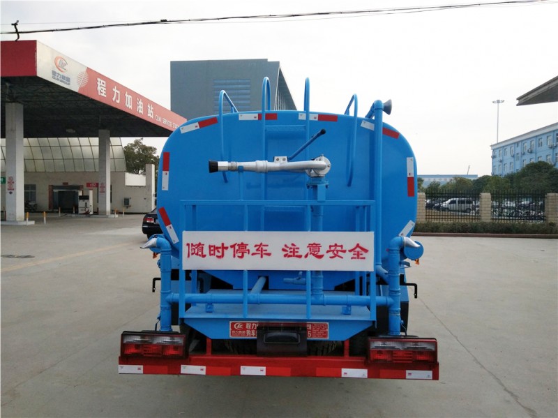 東風(fēng)多利卡(9.5方)綠化噴灑車 東風(fēng)多利卡(9.5方)綠化噴灑車圖片