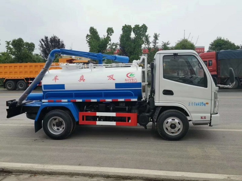 凱馬2方藍(lán)牌吸糞車(chē)