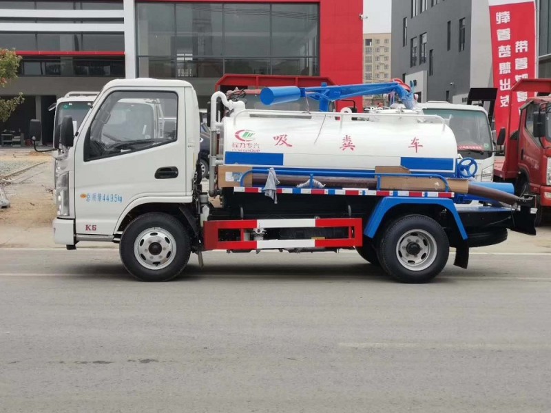 凱馬2方藍(lán)牌吸糞車(chē)