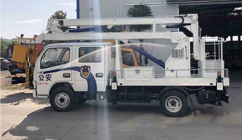 東風多利卡雙排12米藍牌高空作業車 東風多利卡雙排12米藍牌高空作業車圖片