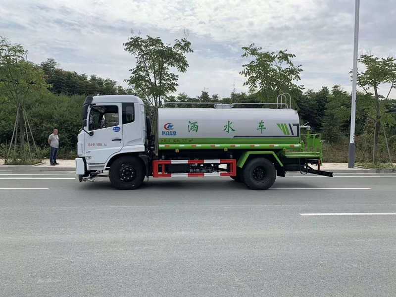 東風(fēng)D17灑水車（12噸）圖片