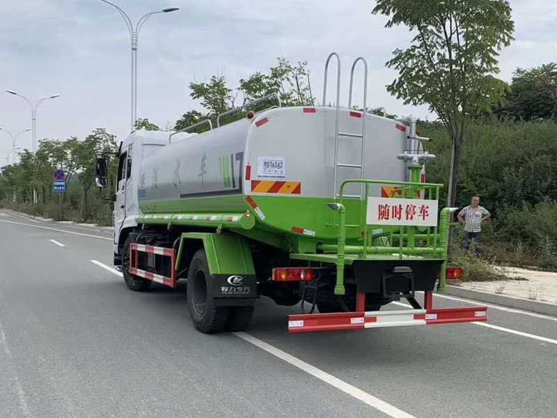 東風(fēng)D17灑水車（12噸）圖片