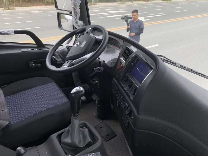 東風(fēng)D17灑水車（12噸）圖片