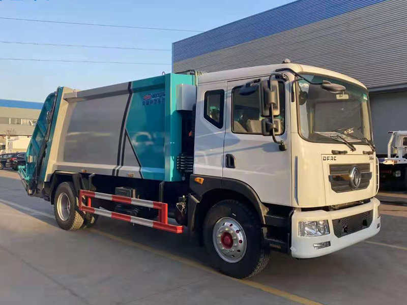 東風D9壓縮垃圾車(10-12方)