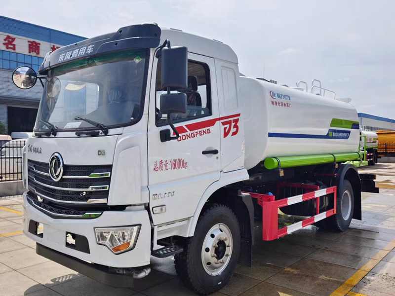 東風(fēng)專底D3灑水車(12方）
